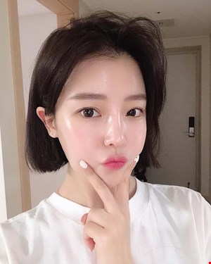 4 Thói quen cho làn da khô căng mịn mướt ẩm cả một ngày dài