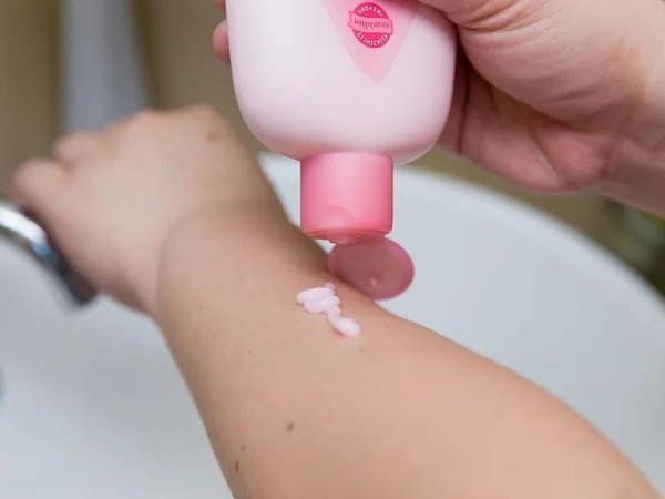 Gợi ý 4 cách xịt nước hoa thơm lâu nhất